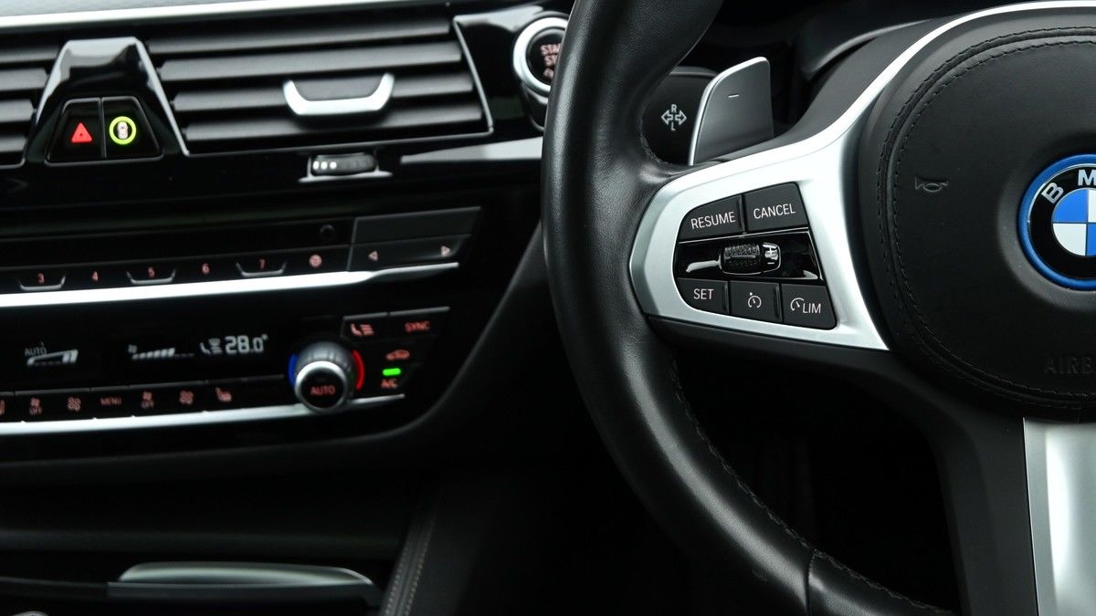 BMW 5 Series Image 15