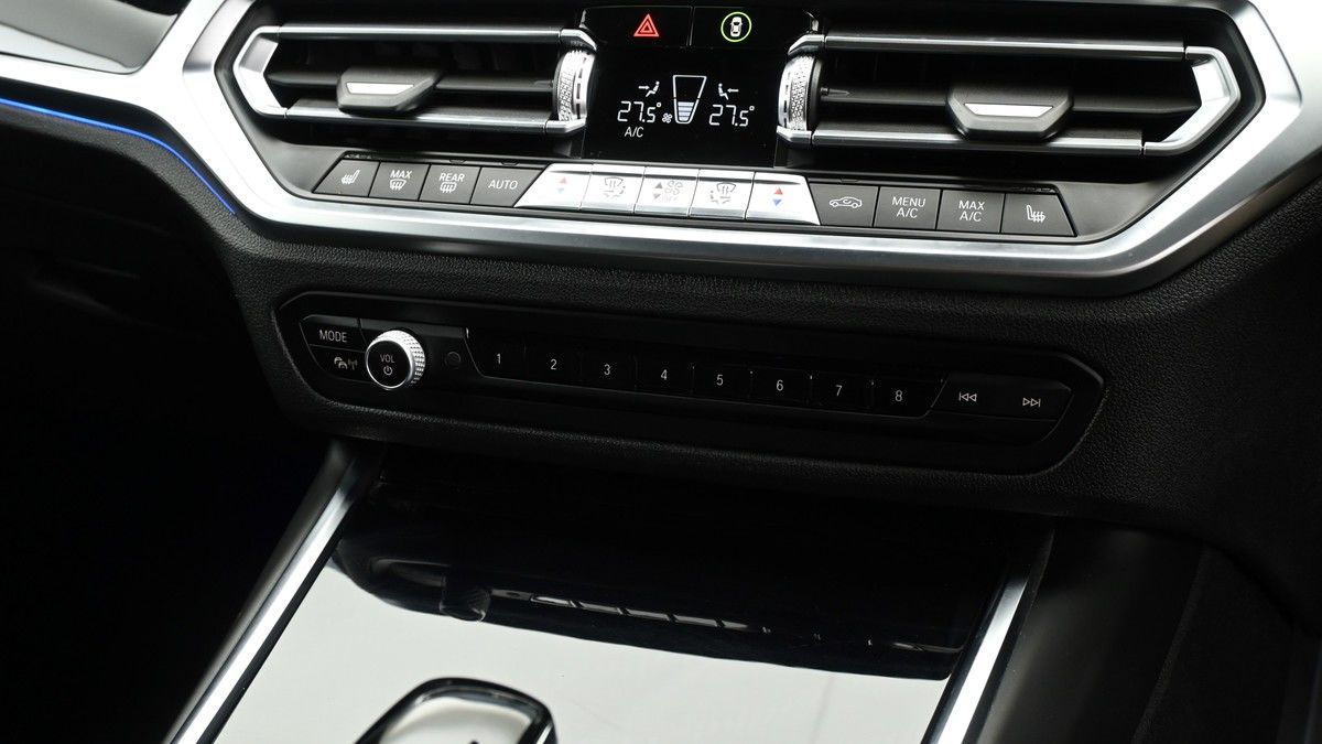 BMW 3 Series Image 11