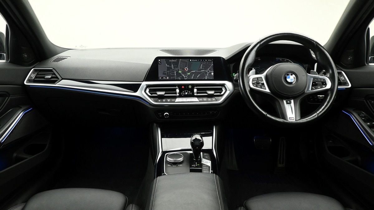 BMW 3 Series Image 13