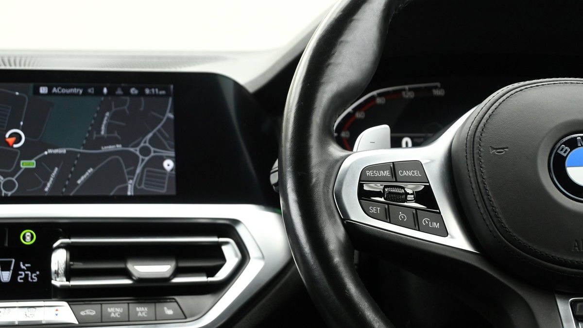 BMW 3 Series Image 14