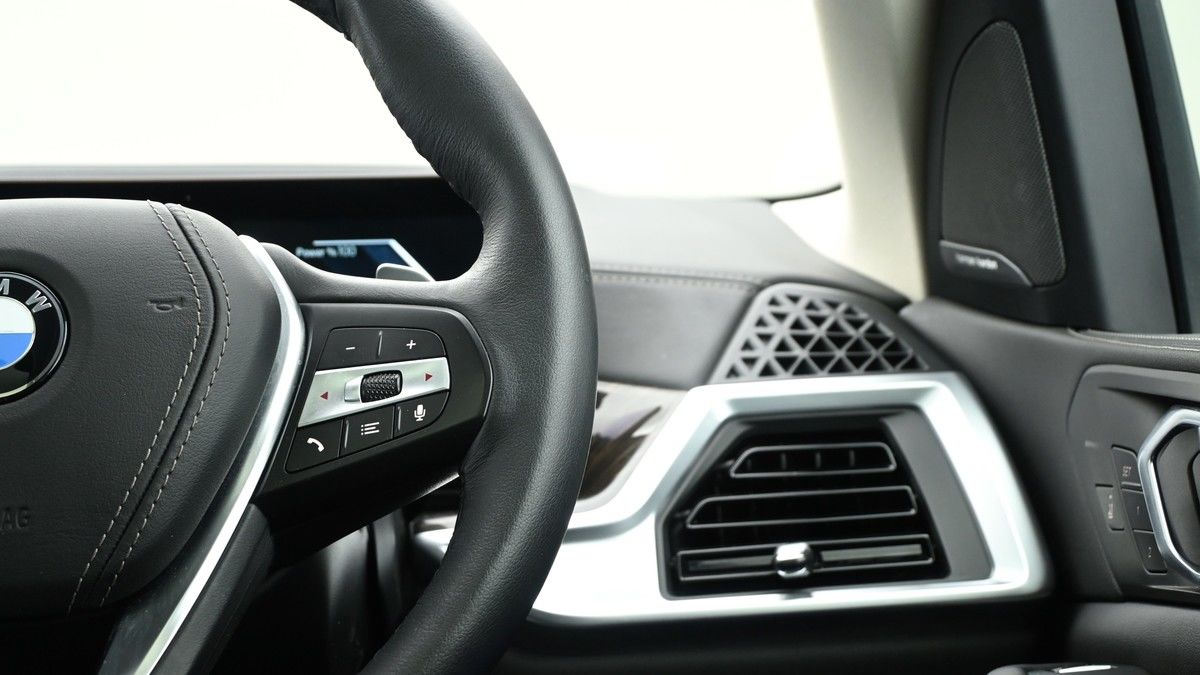 BMW X5 Image 16
