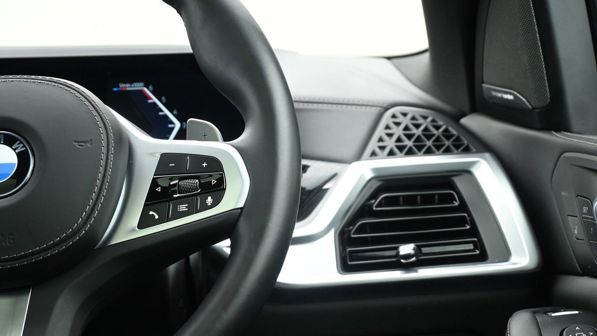 BMW X5 Image 16