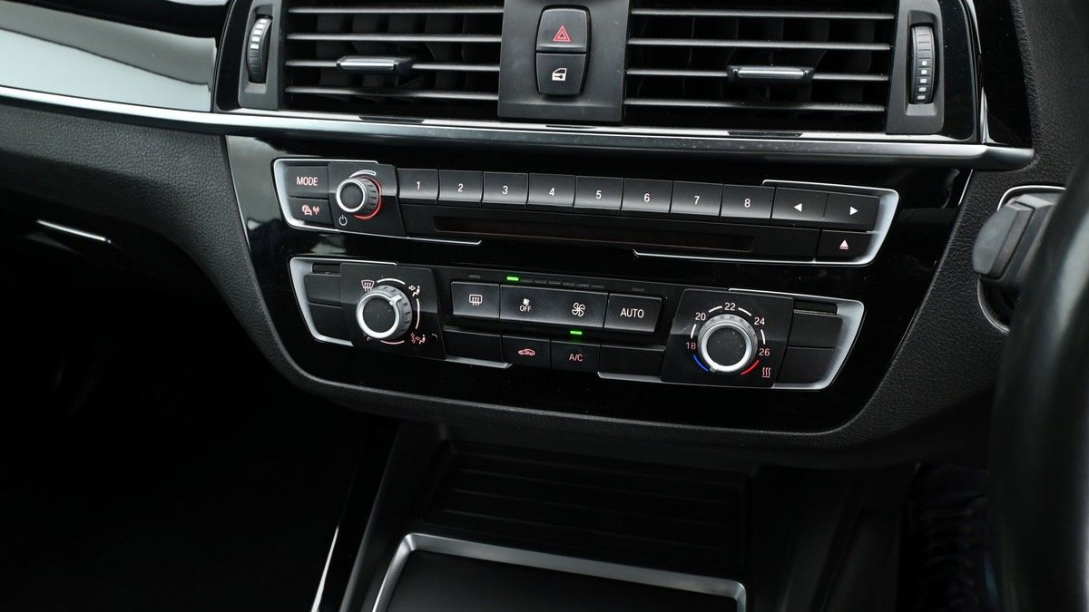 BMW 2 Series Image 11