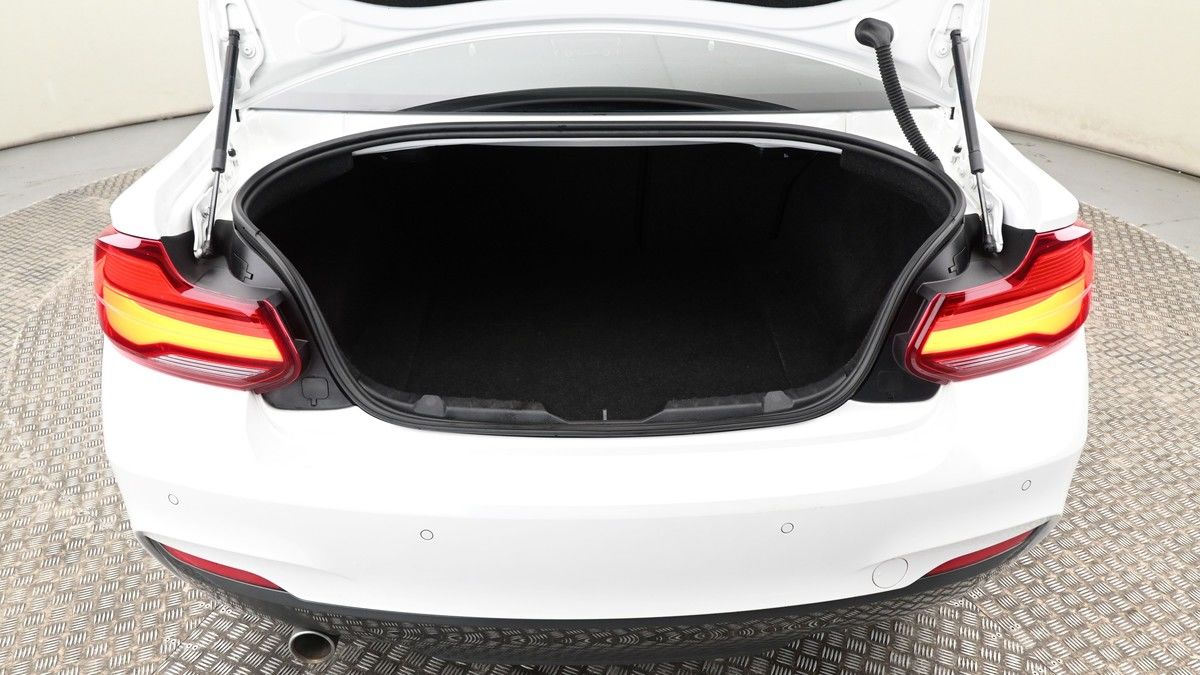 BMW 2 Series Image 9