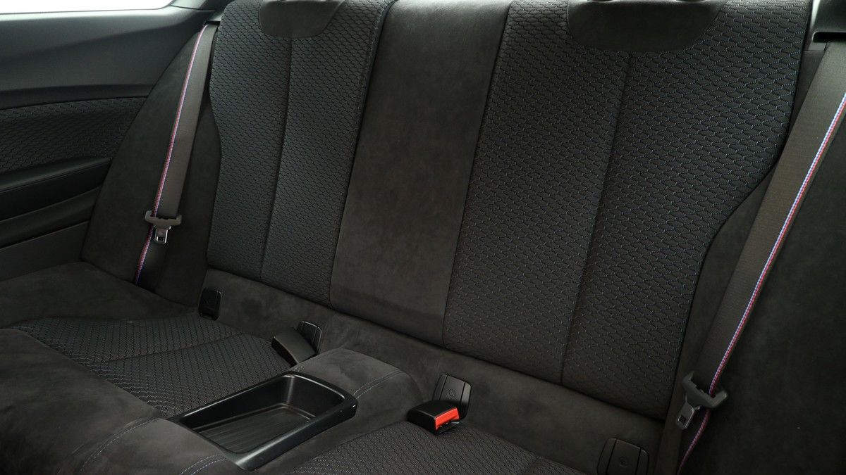 BMW 2 Series Image 4