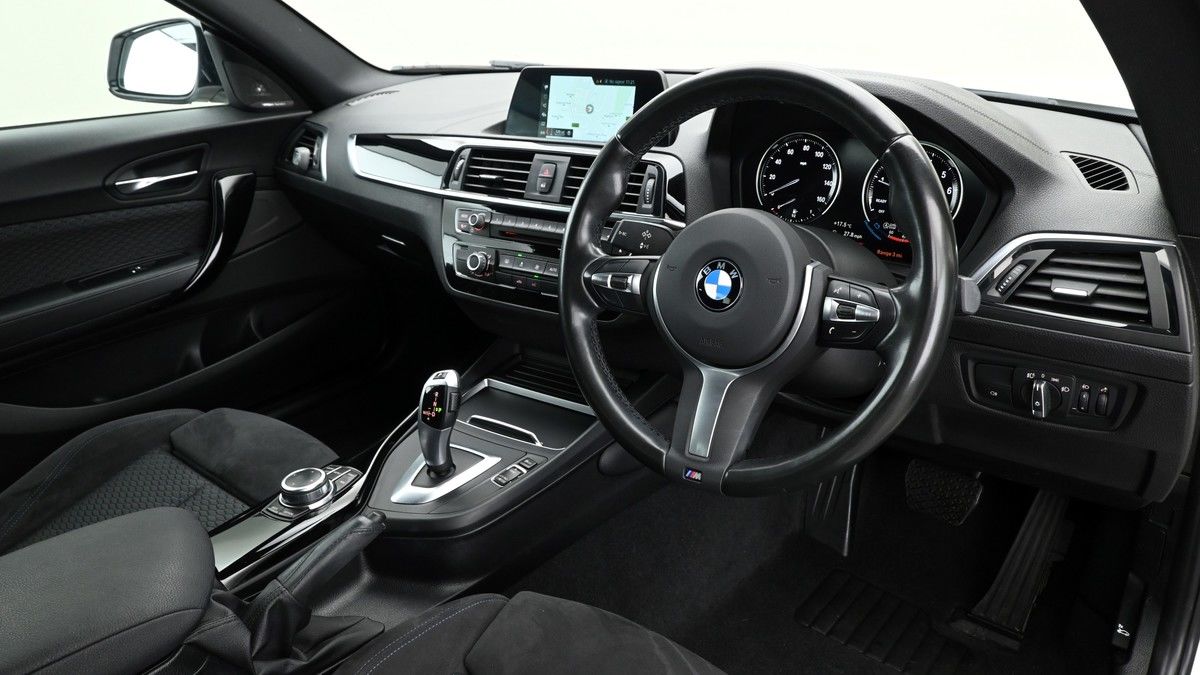BMW 2 Series Image 2