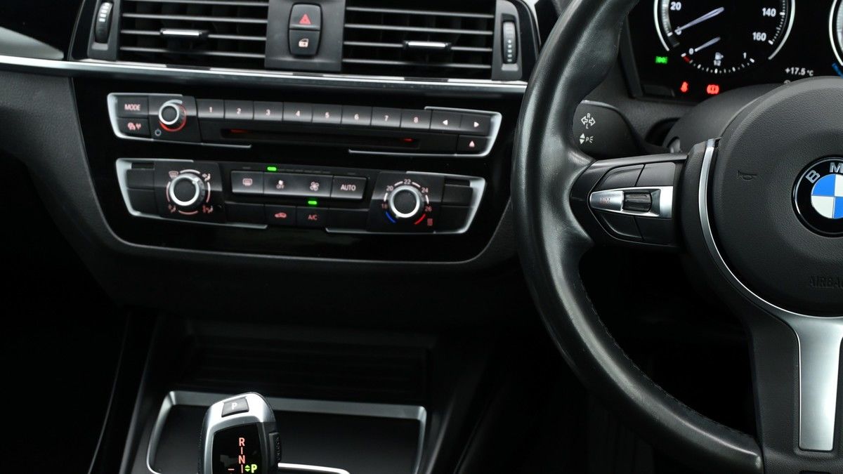 BMW 2 Series Image 14
