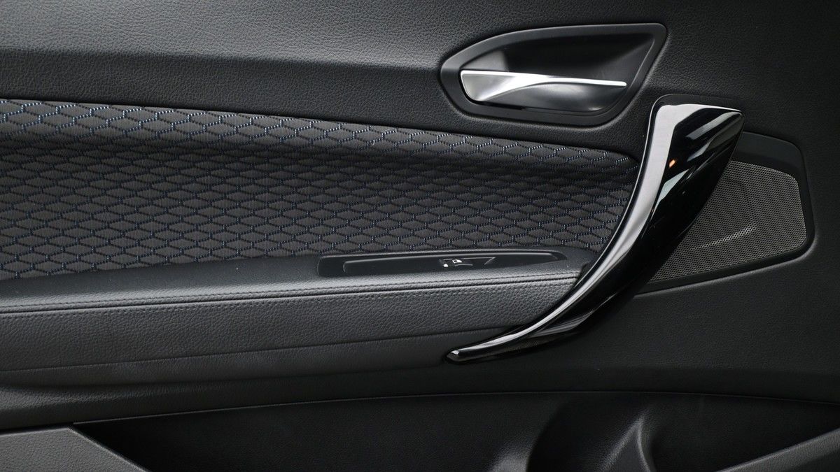BMW 2 Series Image 12