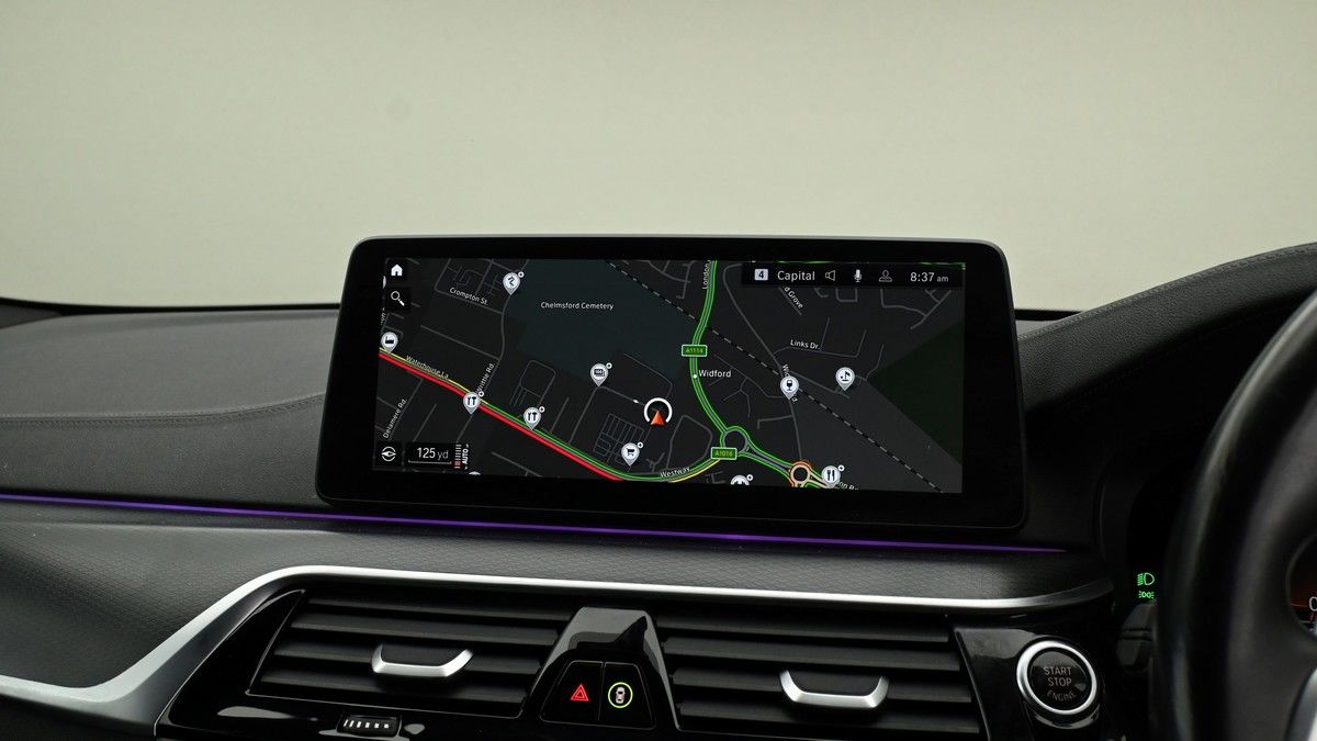 BMW 5 Series Image 10