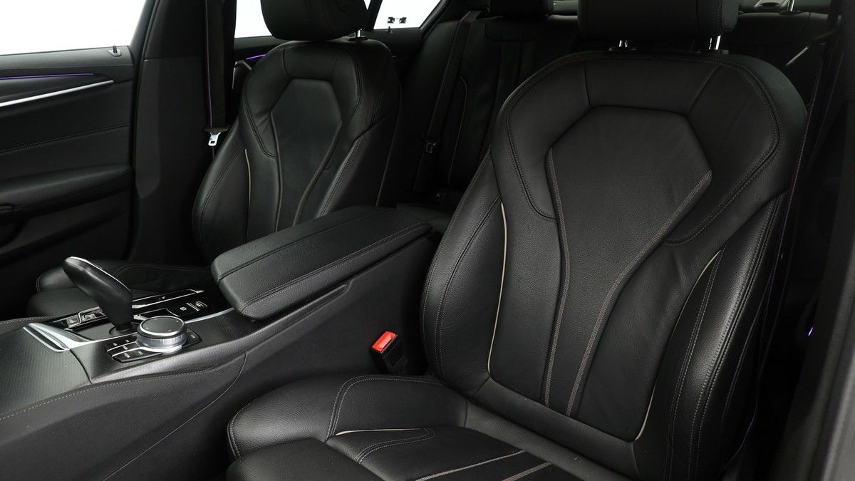 BMW 5 Series Image 3