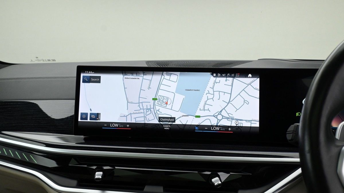 BMW X7 Image 11