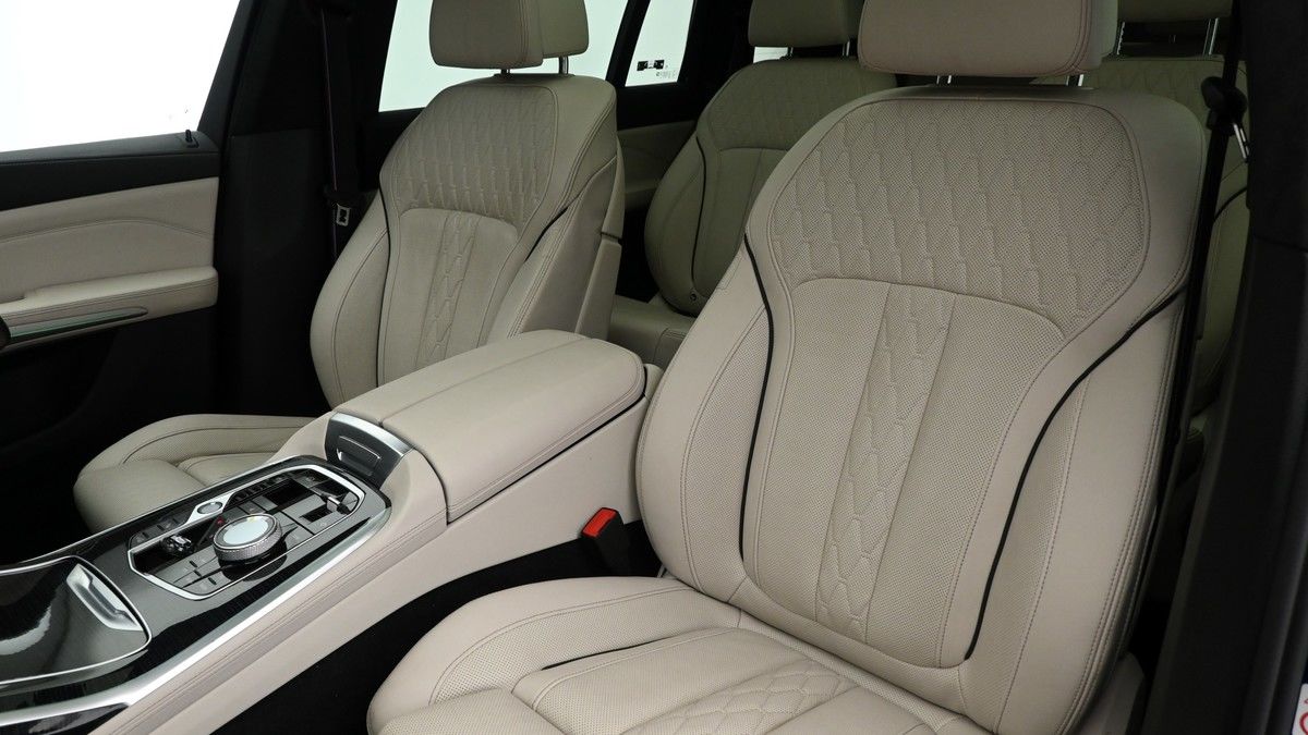 BMW X7 Image 4