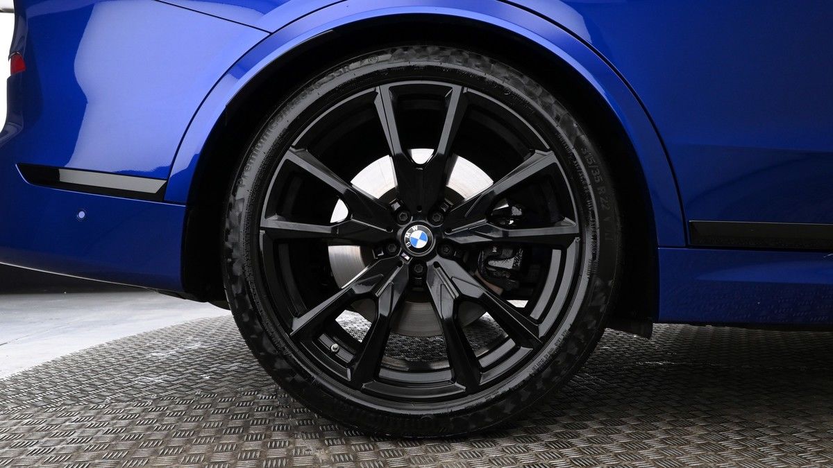 BMW X7 Image 9