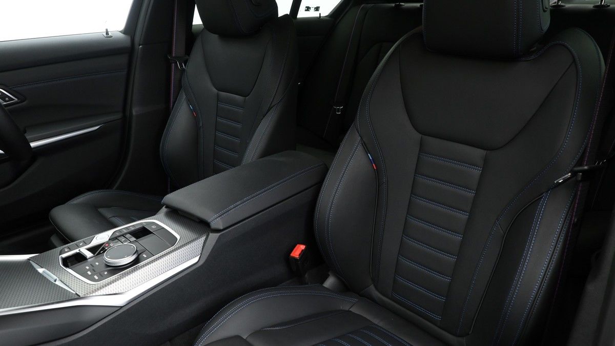 BMW 3 Series Image 3
