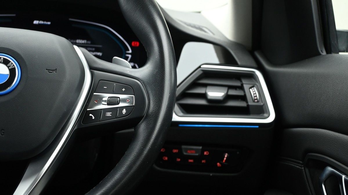 BMW 3 Series Image 15