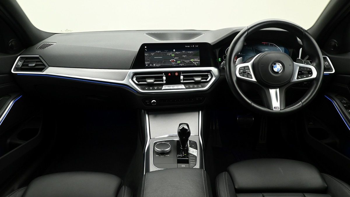 BMW 3 Series Image 14