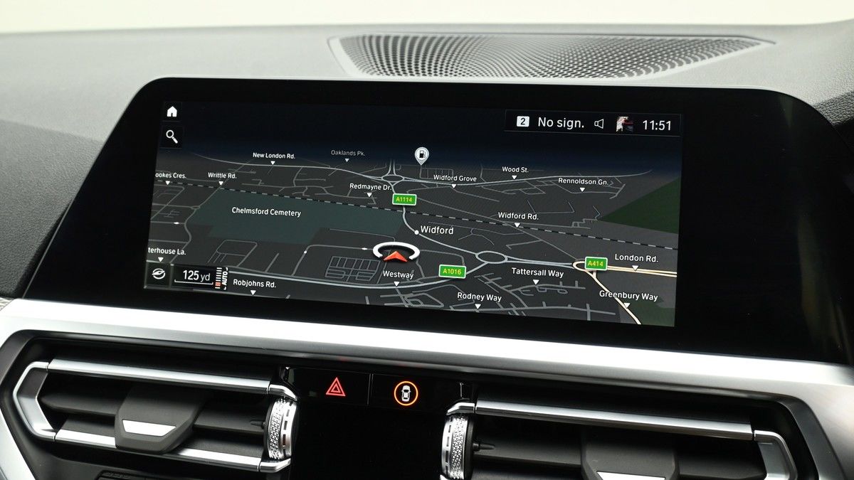 BMW 3 Series Image 11
