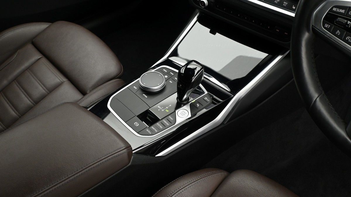 BMW 3 Series Image 2