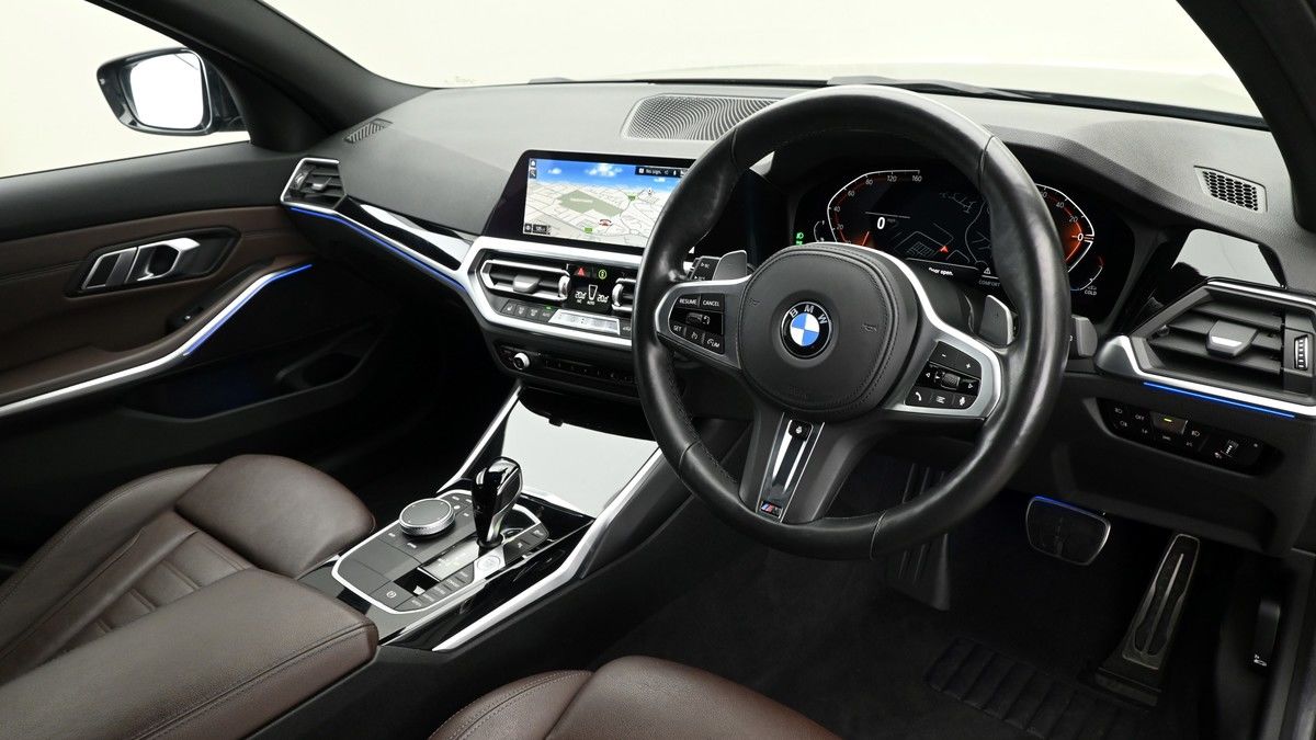 BMW 3 Series Image 3