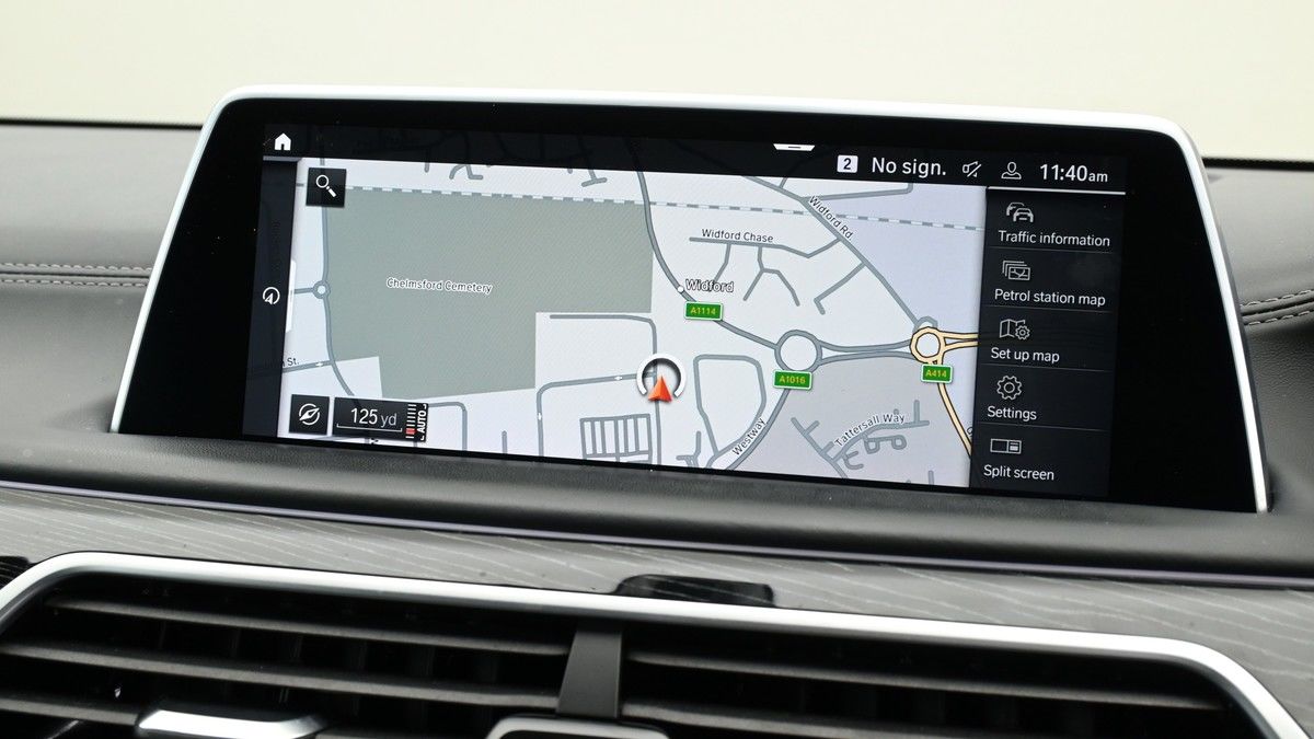 BMW 7 Series Image 11