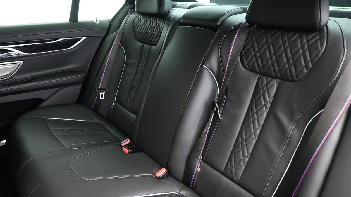 BMW 7 Series Image 5