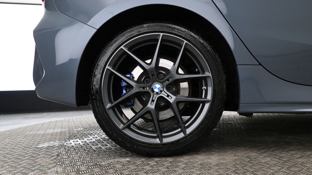 BMW 1 Series Image 8