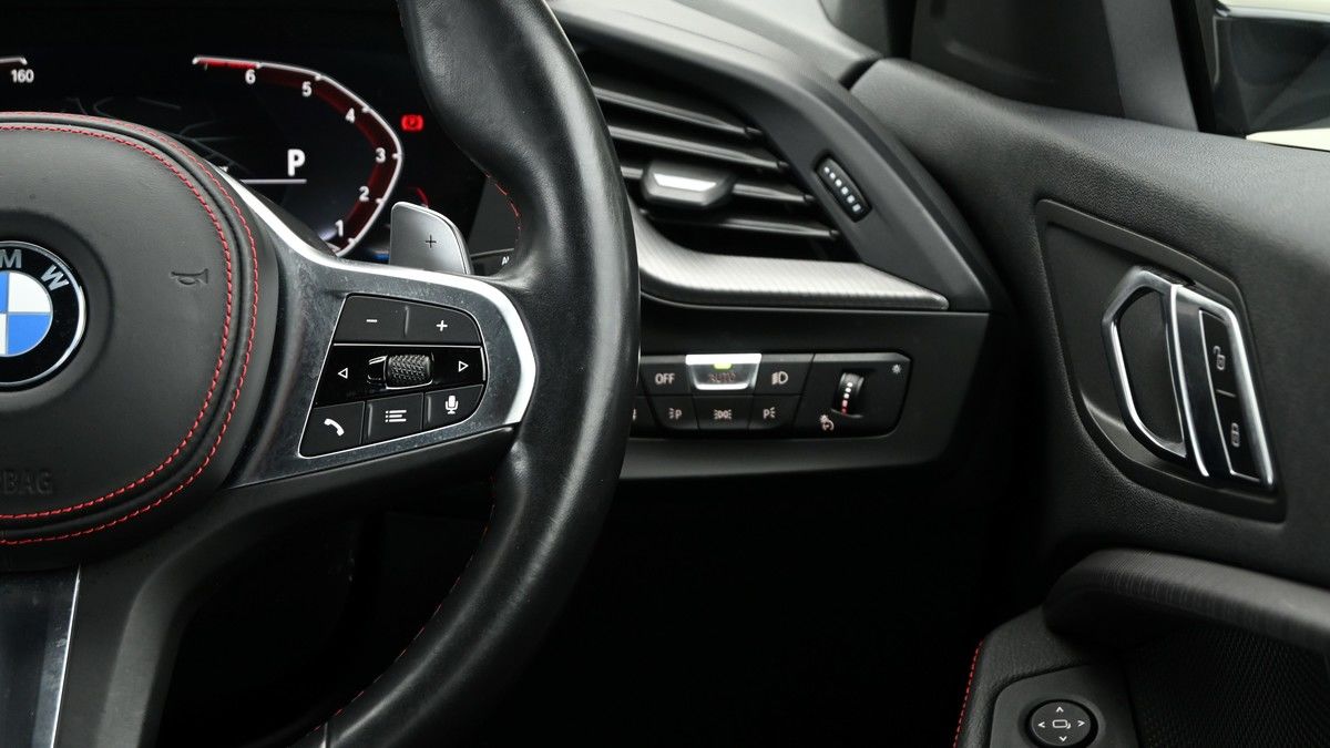 BMW 1 Series Image 16