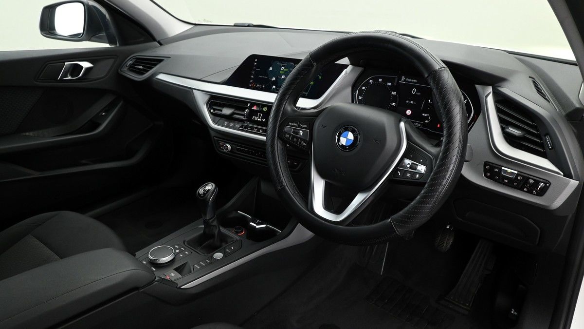 BMW 1 Series Image 2