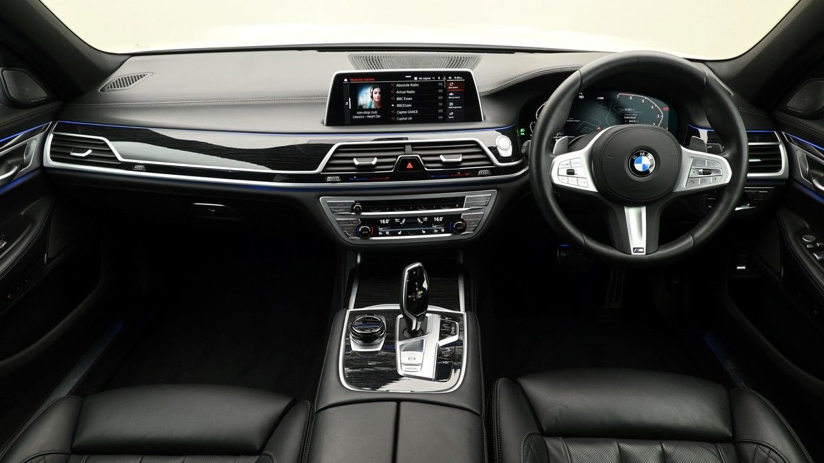 BMW 7 Series Image 14