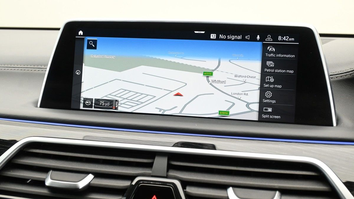 BMW 7 Series Image 11