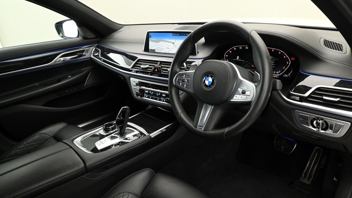 BMW 7 Series Image 3
