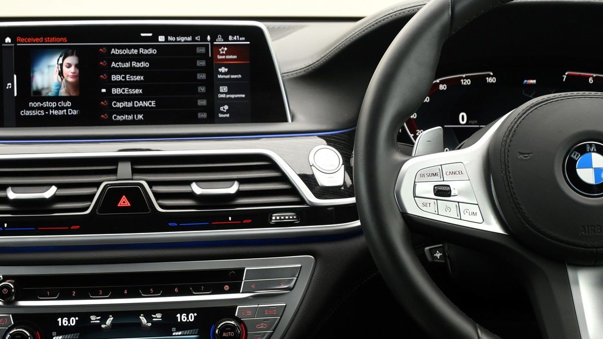 BMW 7 Series Image 15