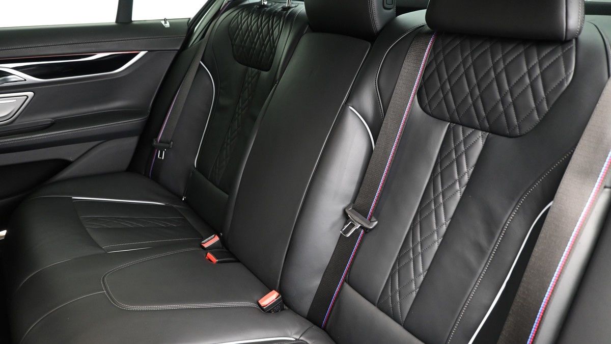BMW 7 Series Image 5