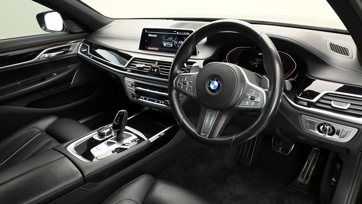 BMW 7 Series Image 3