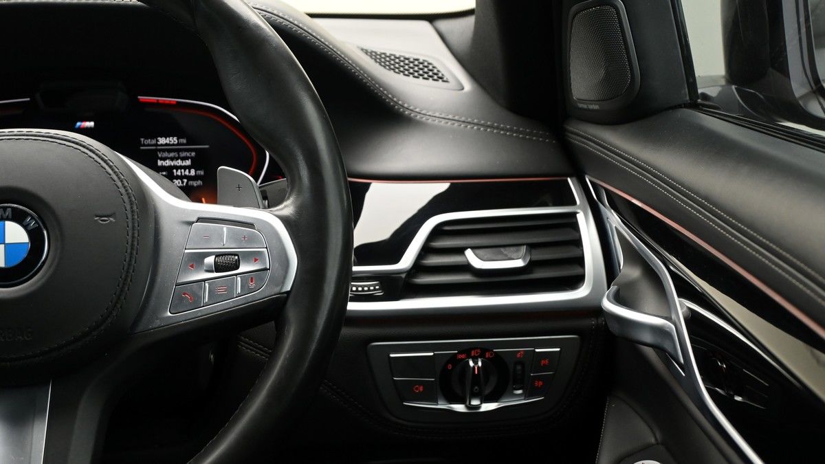 BMW 7 Series Image 16
