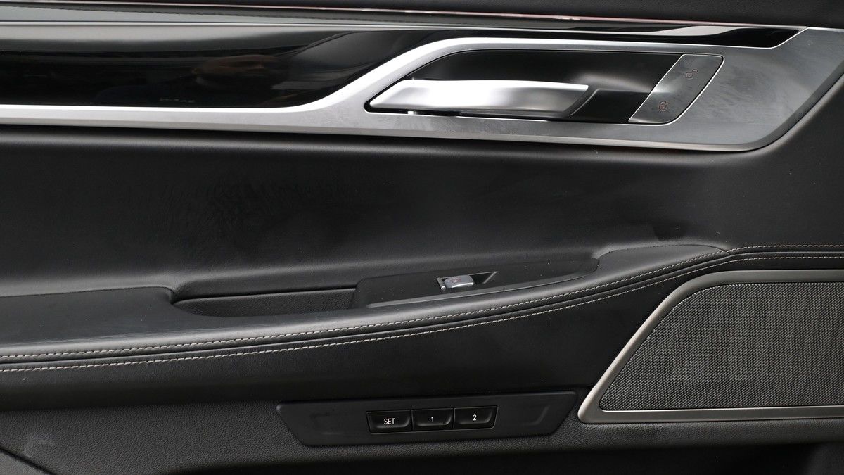 BMW 7 Series Image 13