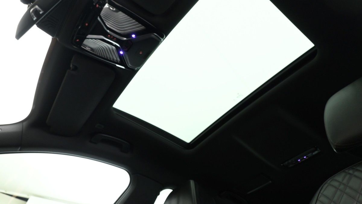 BMW 7 Series Image 2