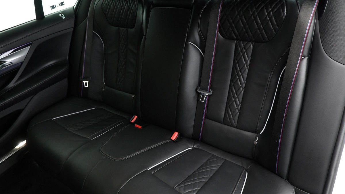 BMW 7 Series Image 5