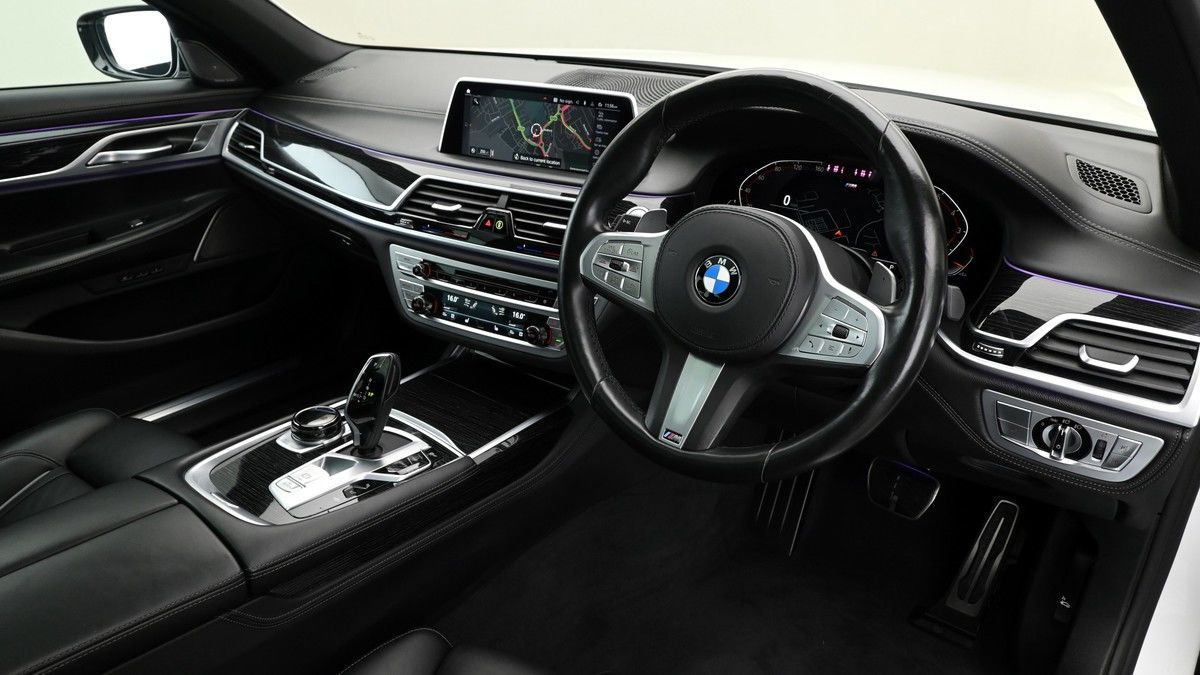 BMW 7 Series Image 3