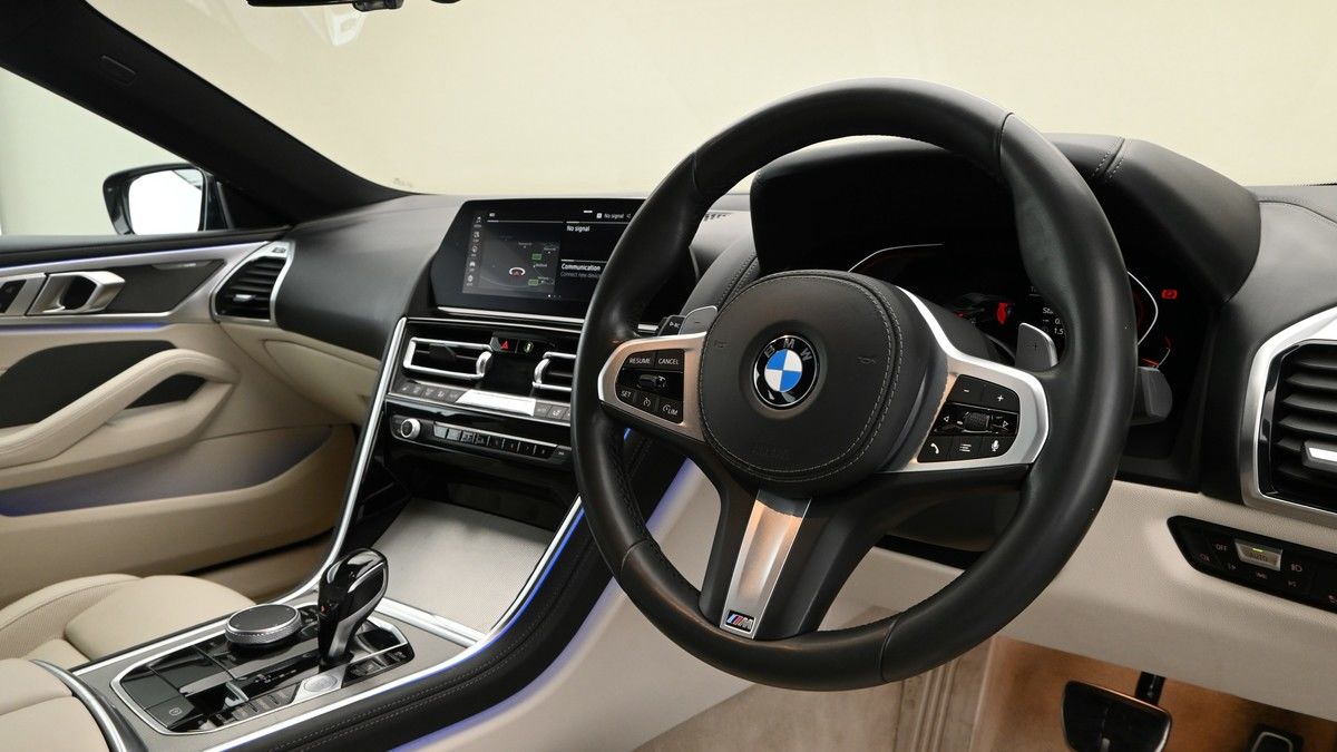 BMW 8 Series Image 3