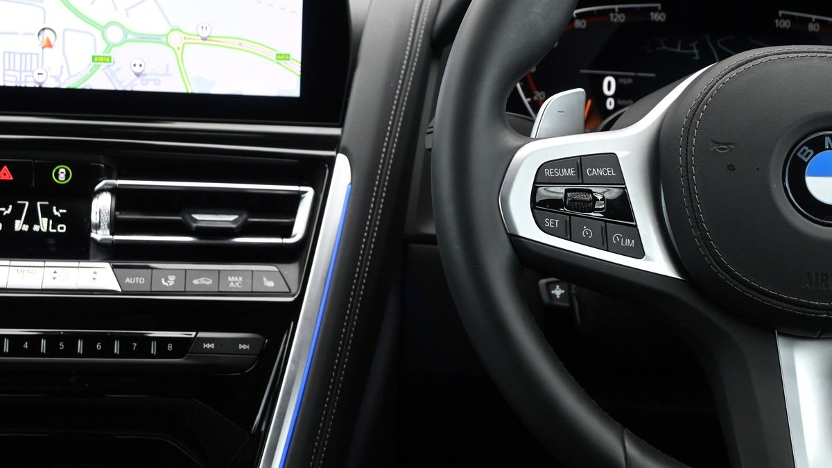 BMW 8 Series Image 16