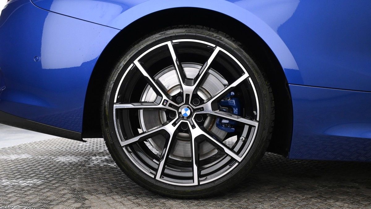 BMW 8 Series Image 9