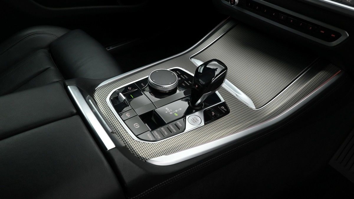 BMW X5 Image 2