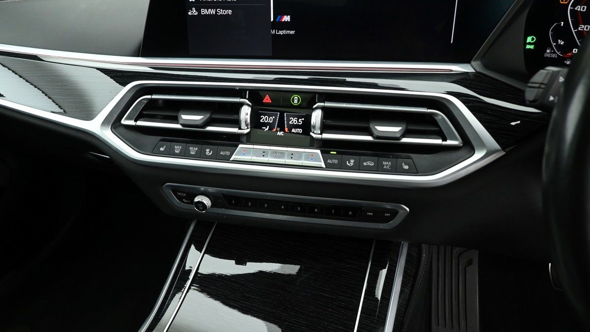 BMW X7 Image 12