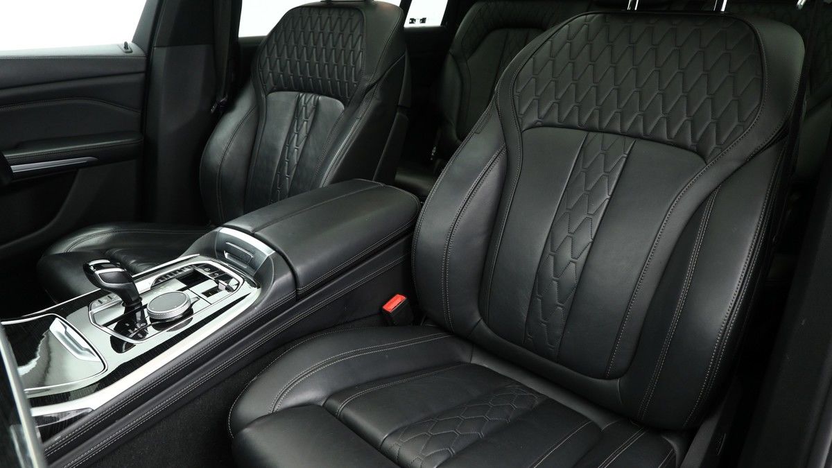 BMW X7 Image 4