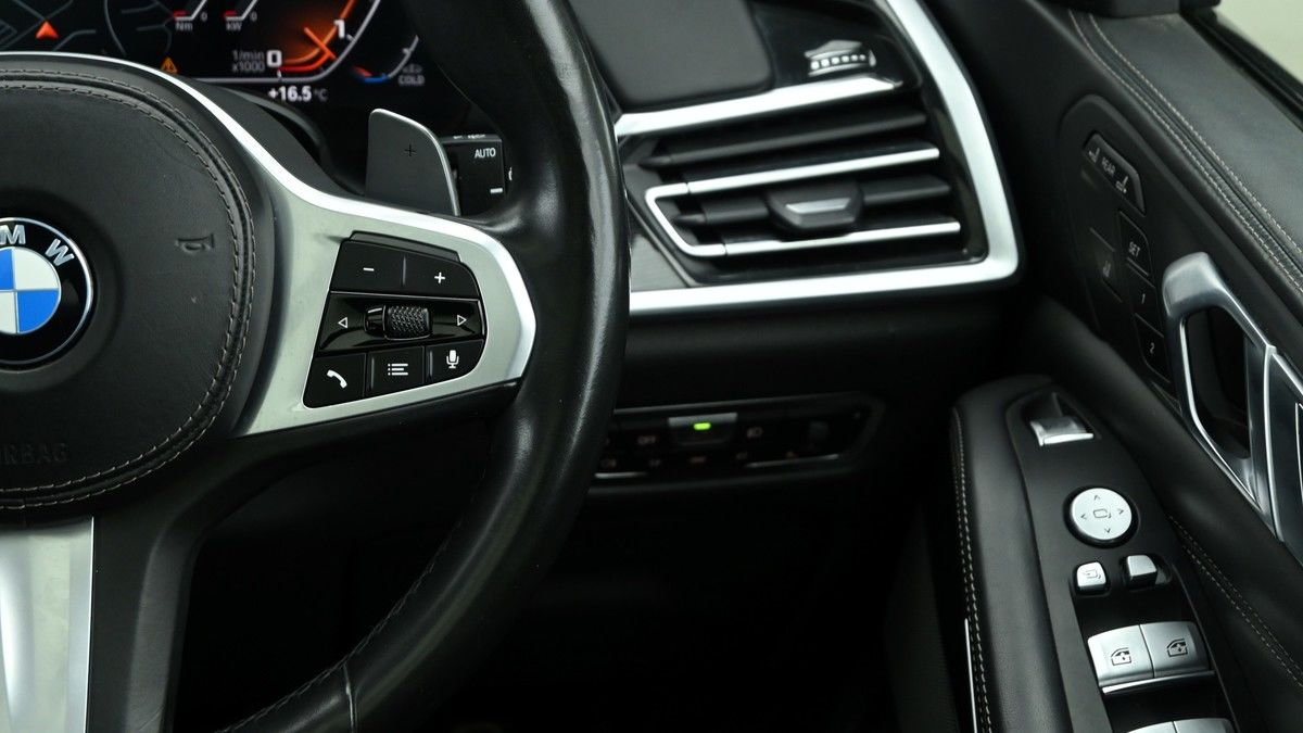 BMW X7 Image 16
