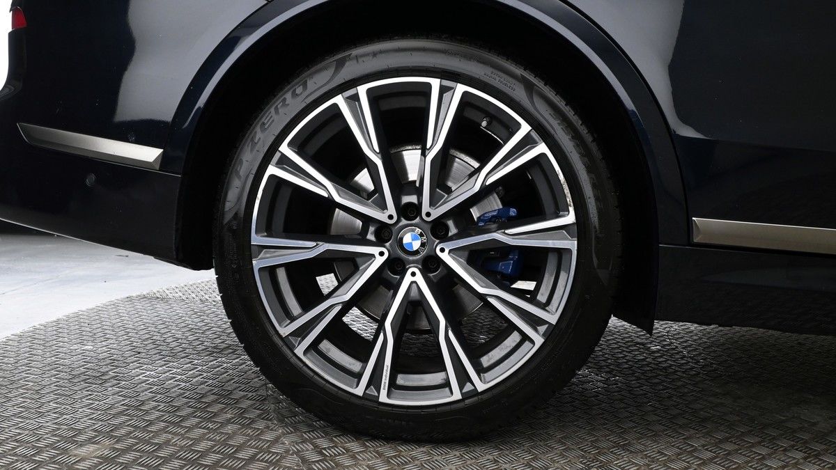 BMW X7 Image 9