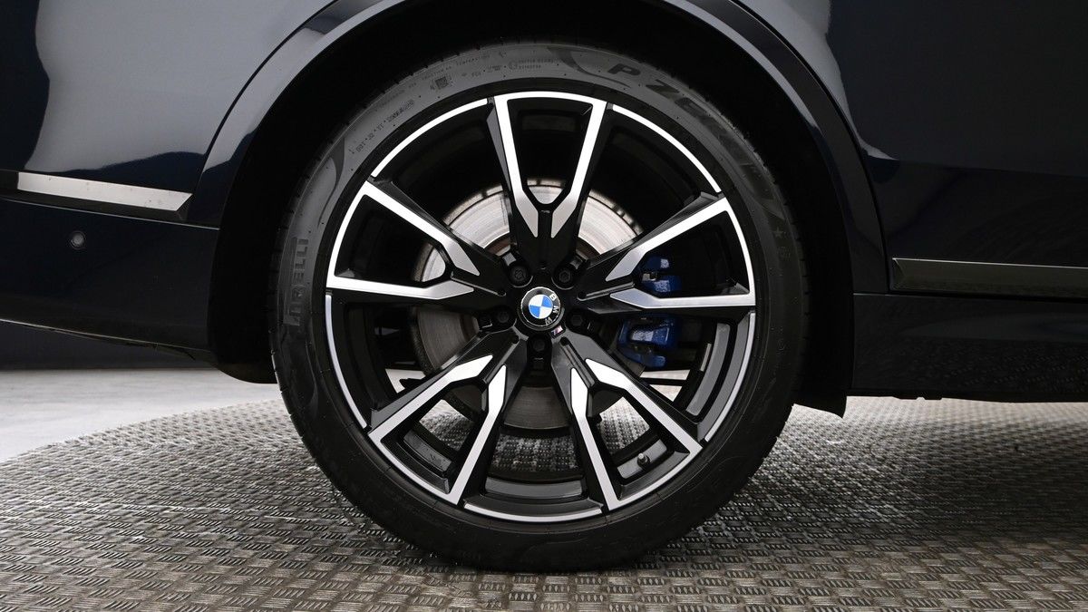 BMW X7 Image 9