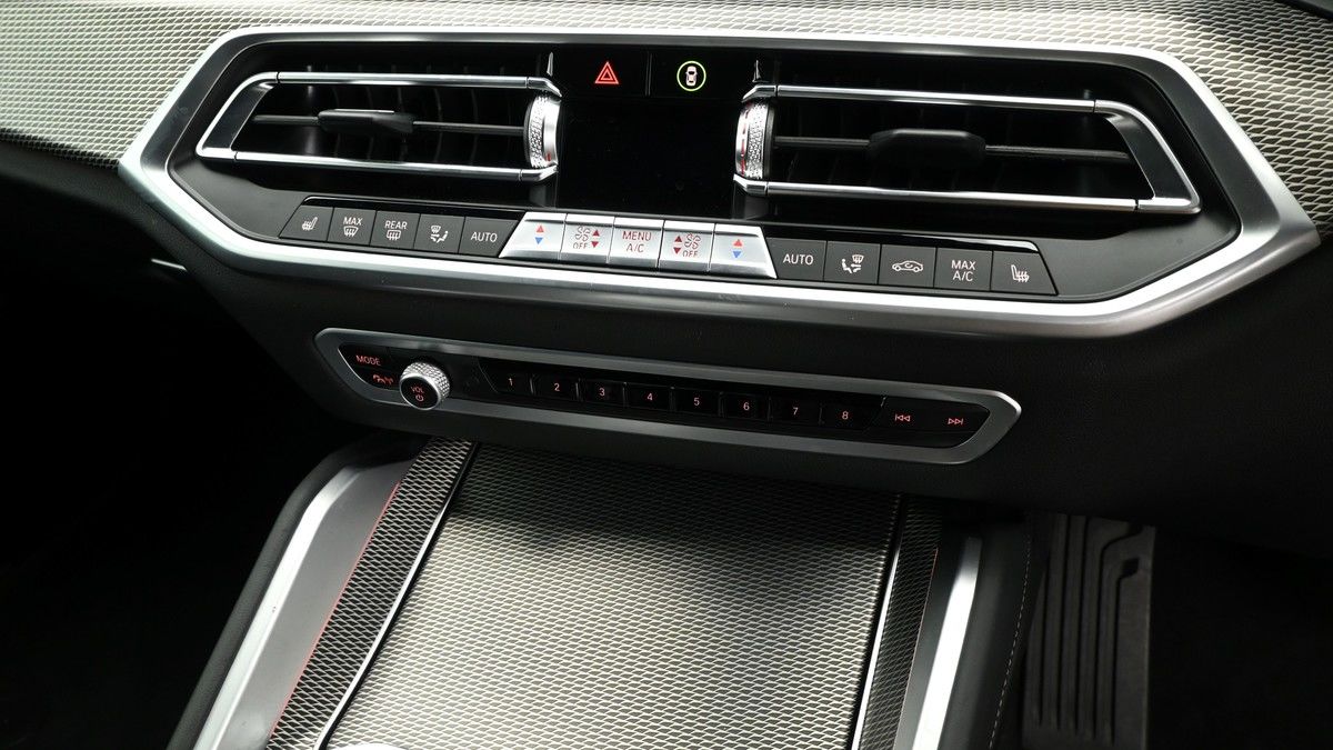 BMW X6 Image 12