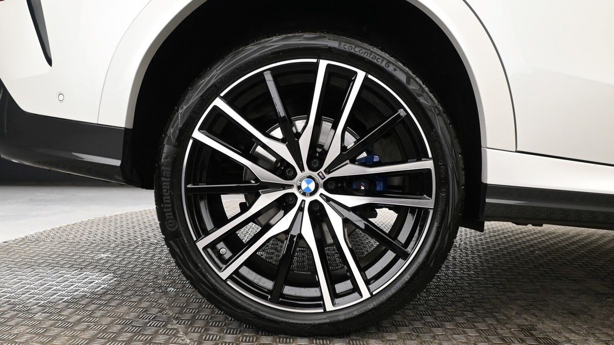 BMW X6 Image 9